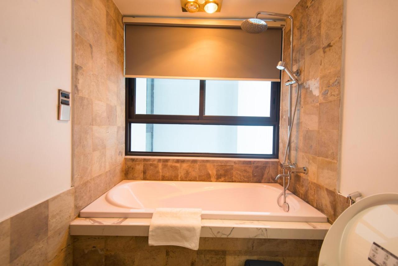 22Housing Hotel & Apartment 81 Linh Lang Hanoi Luaran gambar